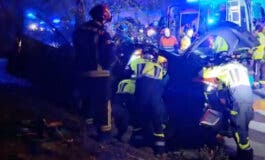 Herido grave un conductor VTC tras chocar contra un árbol en Puente de Vallecas 