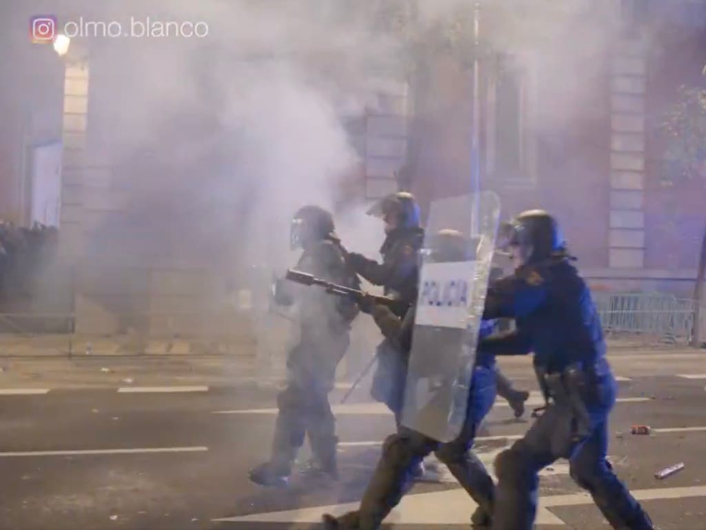 Dos detenidos y cargas policiales en el aniversario de las protestas de Ferraz en Madrid 