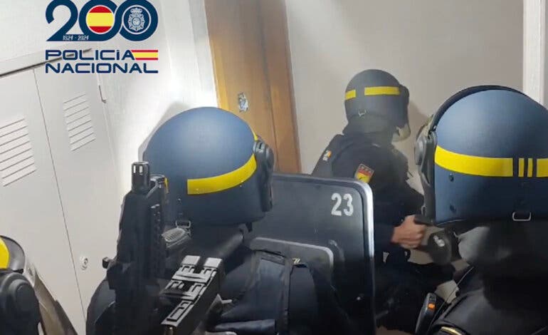 Detenidos los atracadores de una joyería en Torrejón y de una tienda de móviles en Guadalajara 