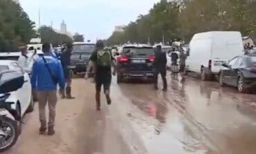 Ya son tres los vecinos detenidos por golpear el coche de Sánchez en Paiporta
