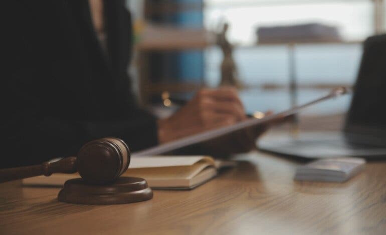 Condenado en Guadalajara a 8 meses de prisión por vender en Wallapop objetos que sabía que eran robados