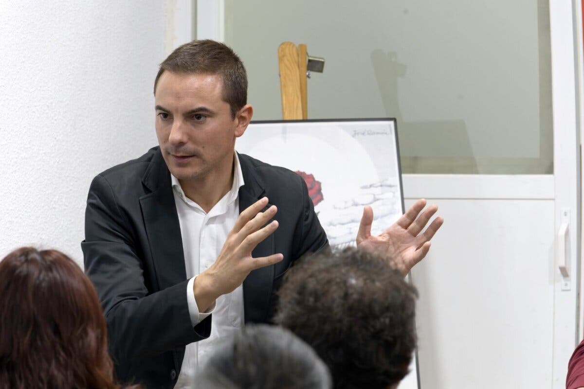 El líder del PSOE en Madrid, Juan Lobato, denuncia estar sufriendo un «linchamiento» desde su propio partido 