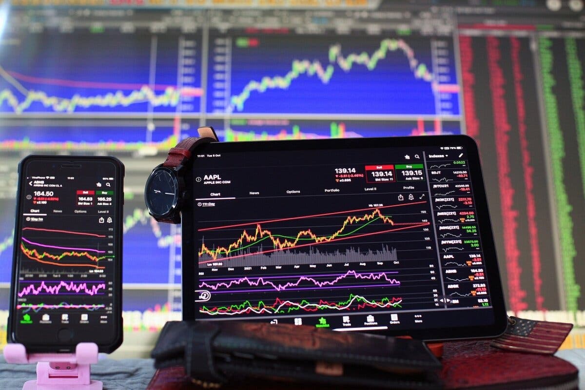 NASDAQ en la cresta de la ola: récord histórico impulsado por las tecnológicas