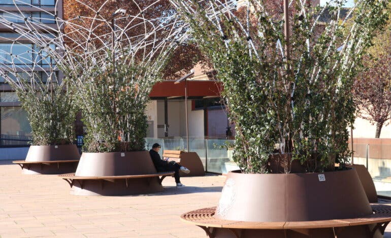 Alcalá de Henares instala ocho islas climáticas en la Plaza de la Paloma