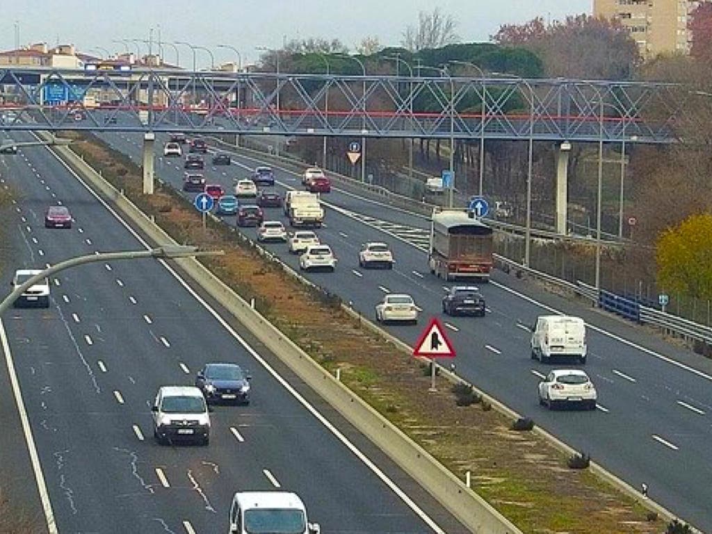 Corte total de la A-3 este fin de semana por las obras de las pasarelas peatonales de Villa de Vallecas