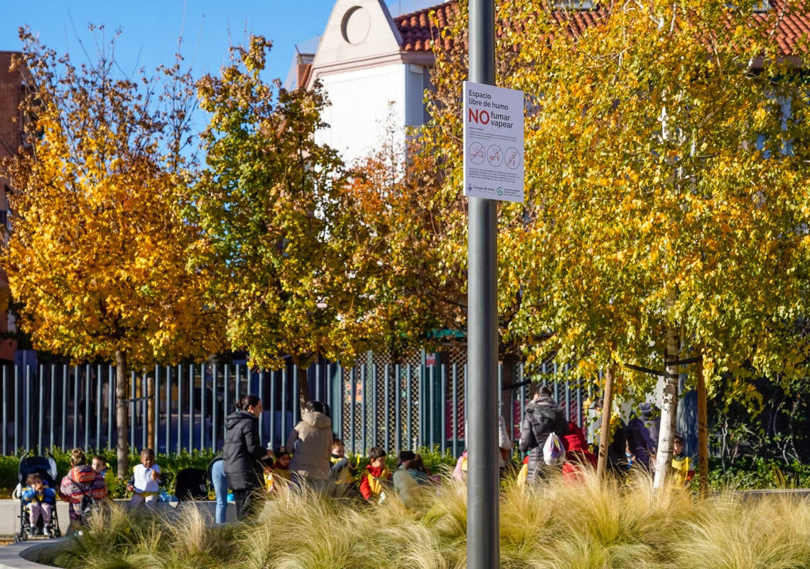 El Parque Central de Torrejón se convierte en el primer espacio abierto sin humo de la ciudad 