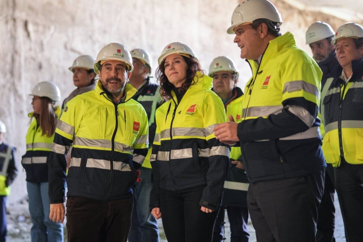 Ayuso presenta Mayrit, la potente tuneladora que acelerará la ampliación de la L11 de Metro 