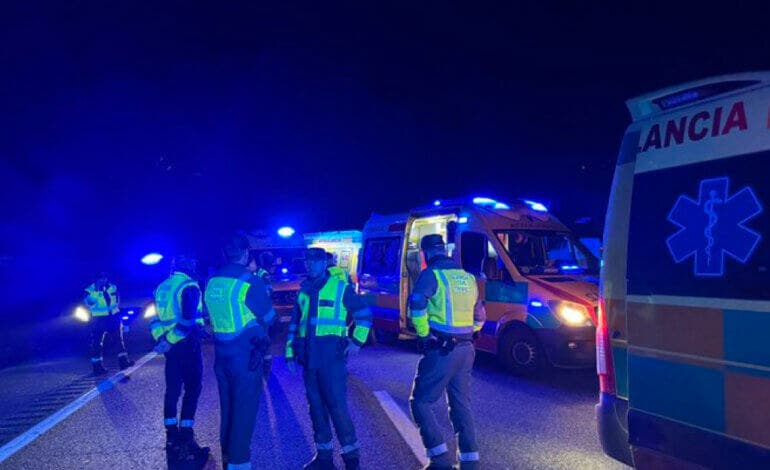 Un muerto y cinco heridos en un accidente en la A-3