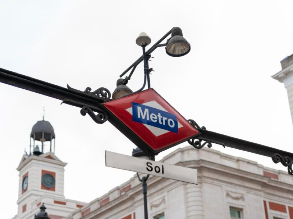 La estación de Metro y Cercanías de Sol vuelve a cerrar este puente por las tardes