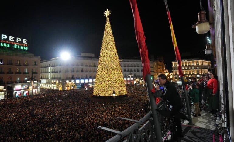 La actuación de David Bisbal ante miles de personas en la Puerta del Sol: «Este es un momento que jamás voy a olvidar en toda mi vida»