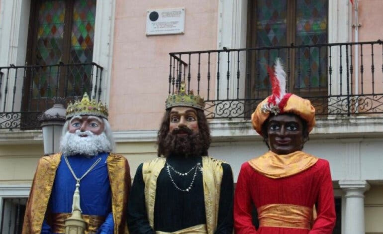 Los Gigantes de Alcalá recorrerán desde este lunes todos los barrios de la ciudad