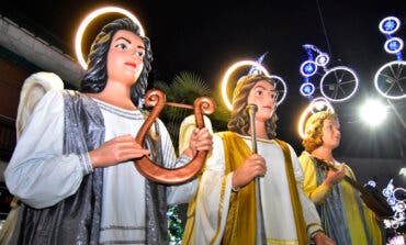 Pasacalles de los Ángeles Navideños Gigantes por las calles de Torrejón este jueves, viernes y sábado