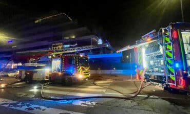 Nueve intoxicados por humo en el incendio de una vivienda en Móstoles