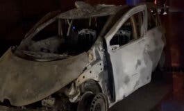 Arde un coche eléctrico en un aparcamiento público en Madrid