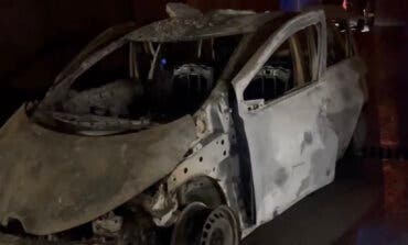 Arde un coche eléctrico en un aparcamiento público en Madrid