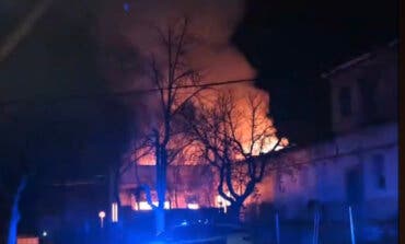 Un incendio arrasa parte del recinto de El Fuerte de Guadalajara