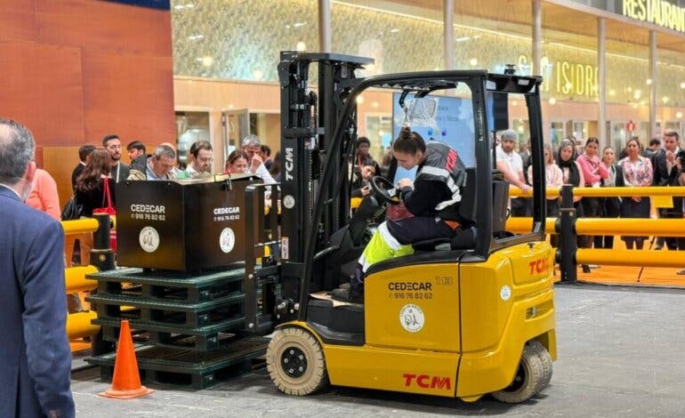 Una vecina de Torrejón de Ardoz, primera mujer ganadora del Concurso de Carretilleros y Marcas