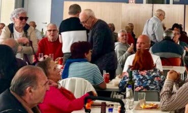 Arganda celebra la primera cena de Nochebuena para mayores que están solos 