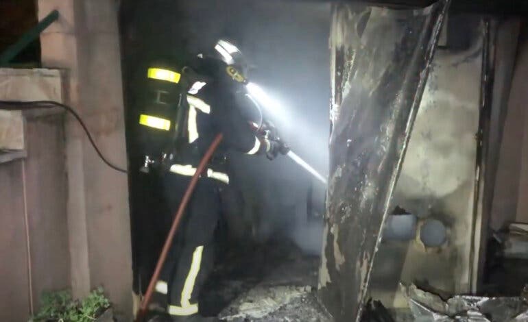 Los Bomberos extinguen un incendio en Mejorada del Campo 