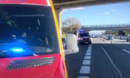 Muere un motorista arrollado por un autobús interurbano en la A-2