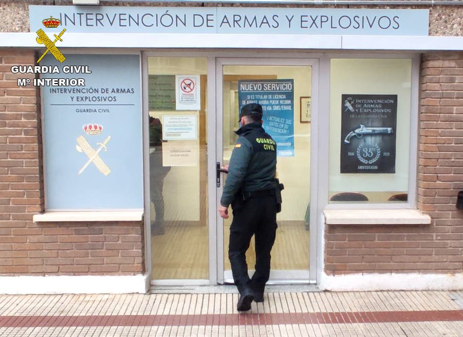 La Guardia Civil interviene más de 5.800 artículos pirotécnicos en establecimientos de Guadalajara 