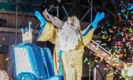 El llamativo «parecido» del Rey Melchor de Torrejón de Ardoz con un famoso presentador