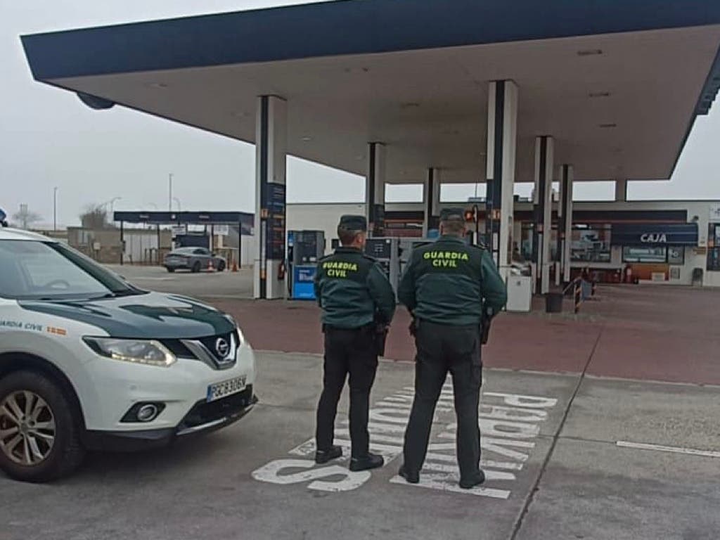 Pillados tres peruanos que robaban al descuido a conductores en la A-2 