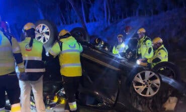 Herido grave un conductor de 65 años tras volcar su coche en la M-503