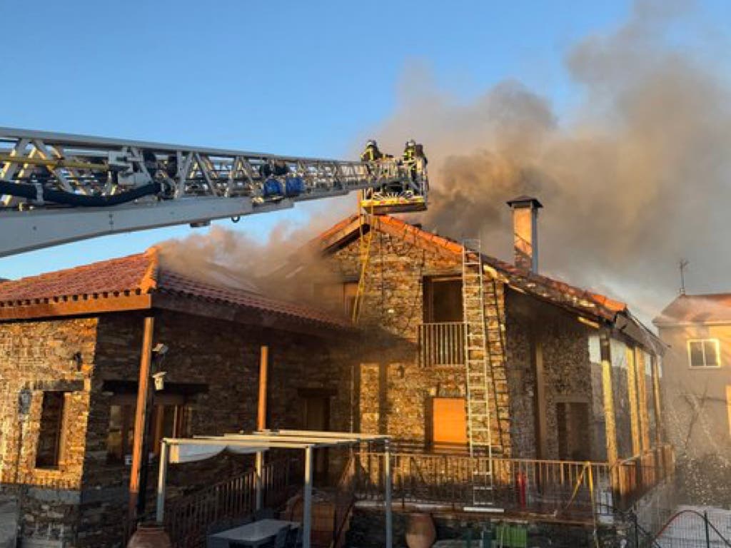 Arde un chalet en Patones tras un incendio que comenzó en la chimenea