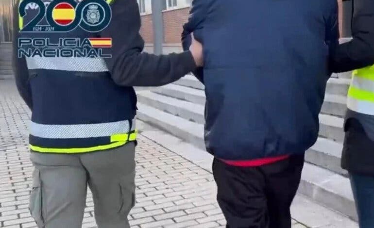 Detenido en Coslada un entrenador de fútbol base buscado por abuso y agresión sexual a menores