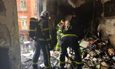 Tres personas atendidas en el incendio de una vivienda en Alcalá de Henares 
