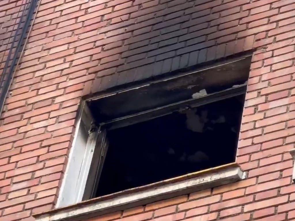 Herida grave una mujer de 88 años en el incendio de su vivienda en Madrid