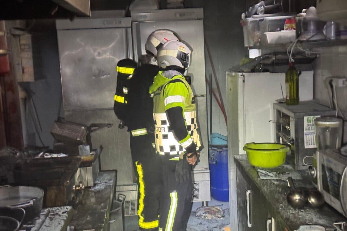 La explosión de una freidora provoca un incendio en un restaurante de Aranjuez