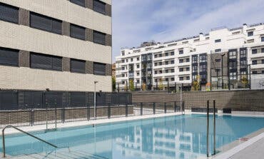 Okupan 28 pisos en una urbanización de Carabanchel y ponen a su propio conserje 