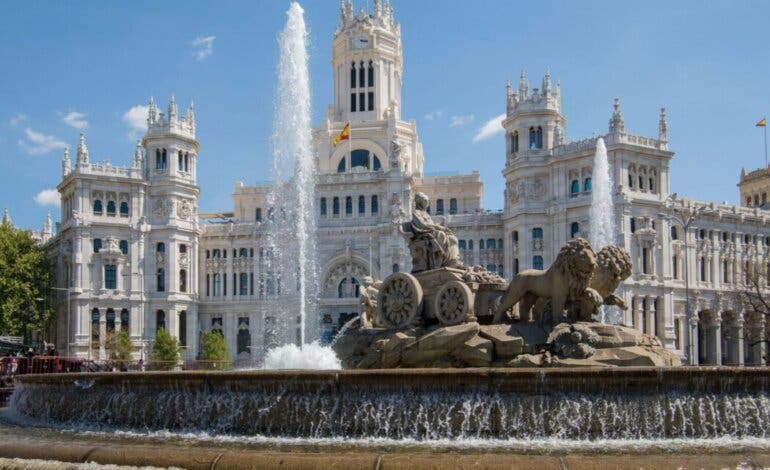 Madrid restaurará la Fuente de Cibeles que será vaciada en los próximos días 