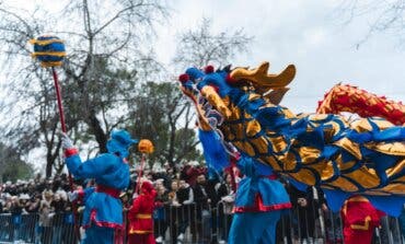 Madrid celebra el Año Nuevo chino con fuegos artificiales y el gran desfile de Usera
