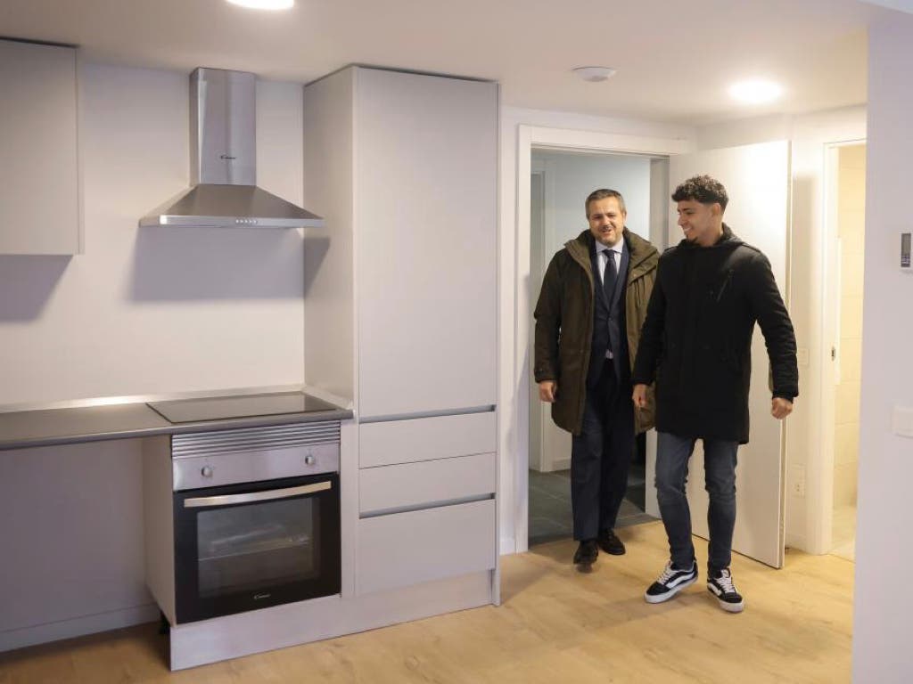 La Comunidad de Madrid entrega 134 nuevas viviendas de alquiler asequible en Alcorcón