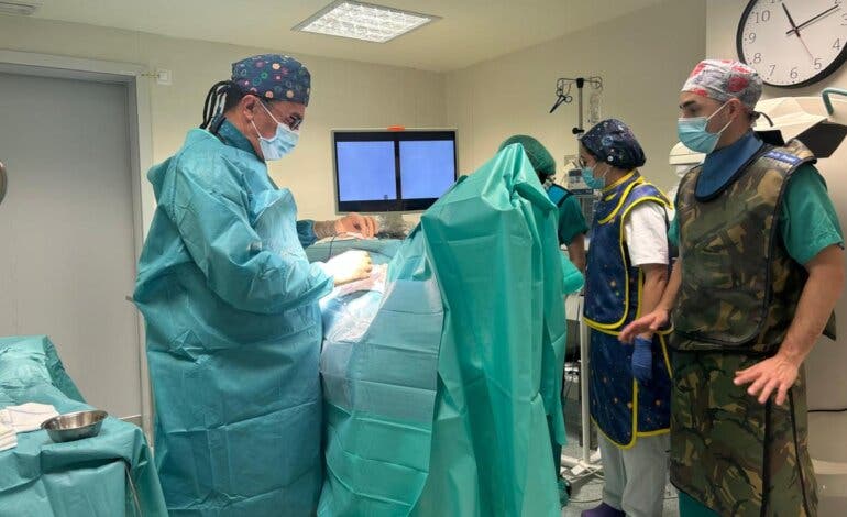 Nuevo hito de la sanidad pública de Madrid: implantan un marcapasos sin cables de doble cámara