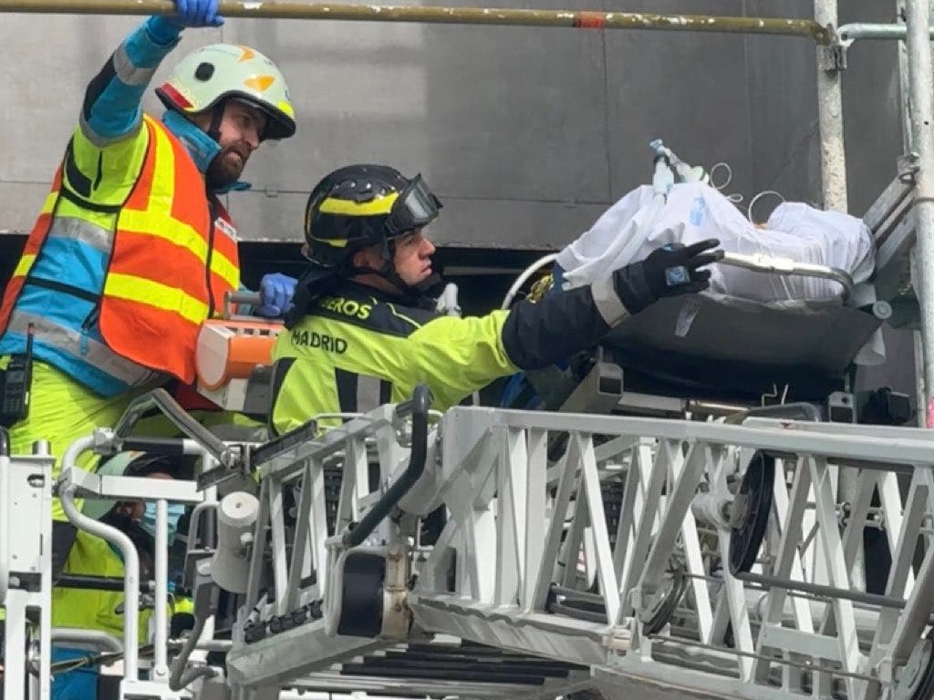 Herido grave un obrero de 73 años tras sufrir una caída en un edificio en construcción en Madrid 