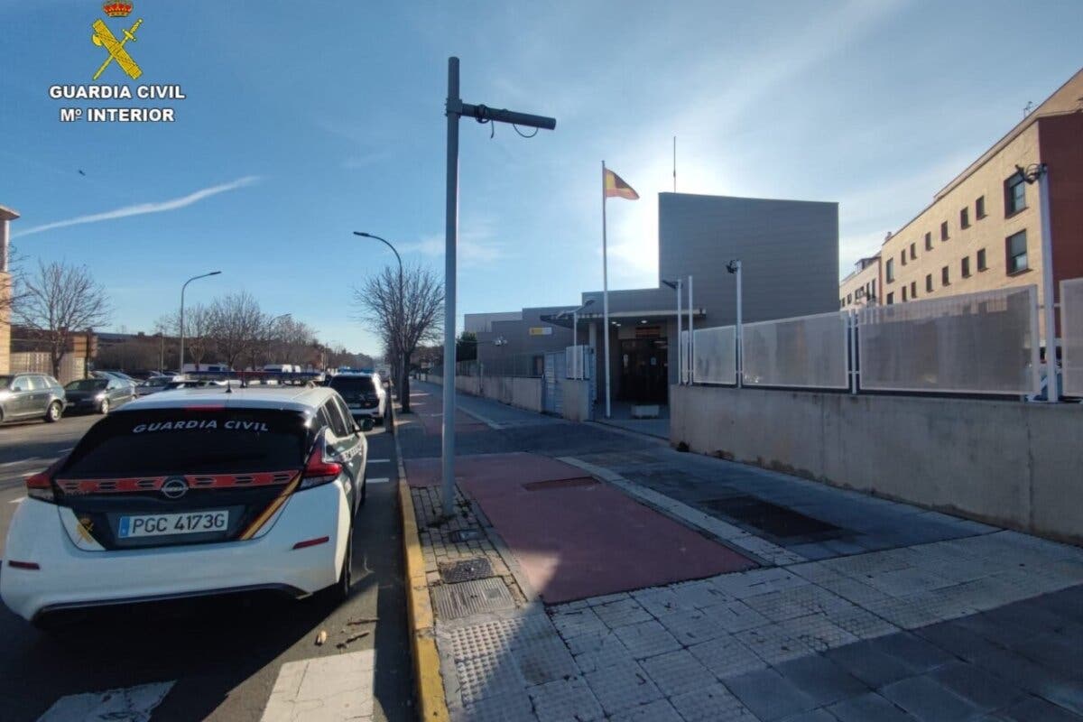 Detenido en Azuqueca un repartidor de paquetería por quedarse con tres móviles y una tablet