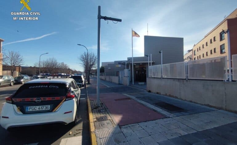 Detenido en Azuqueca un repartidor de paquetería por quedarse con tres móviles y una tablet