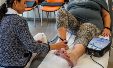 Torrejón de Ardoz ofrece apoyo psicológico gratuito para mayores, y podología, peluquería y fisioterapia a precios asequibles