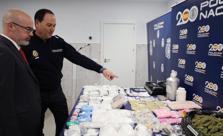 Desmantelado un punto de venta de droga en Madrid donde había de todo