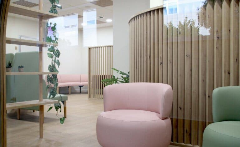 El Hospital de Torrejón estrena nueva sala de espera de Oncología y ofrece tratamientos a domicilio