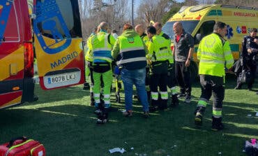 Un joven sufre una parada cardiaca mientras arbitraba un partido de fútbol en Moratalaz