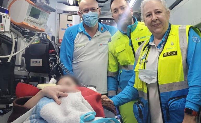 Una mujer da a luz en su casa en Alcalá de Henares