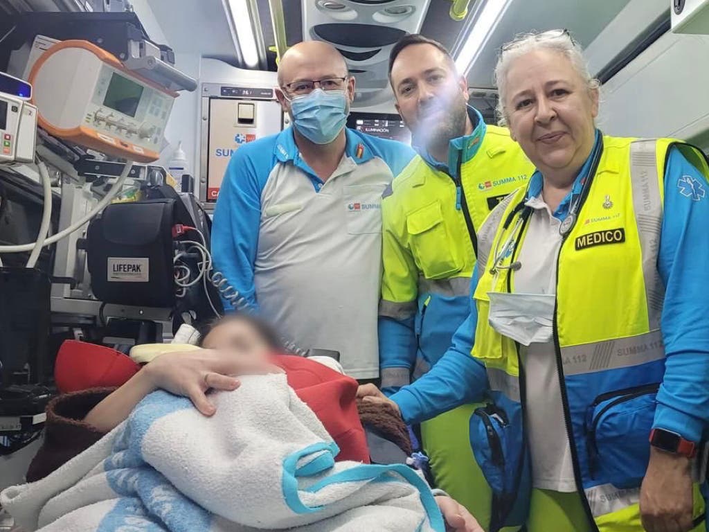 Una mujer da a luz en su casa en Alcalá de Henares