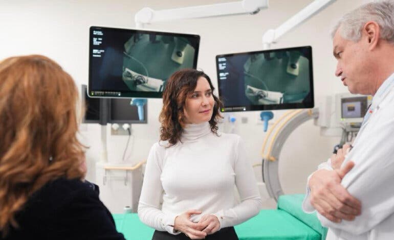 Ayuso inaugura una de las unidades de endoscopia de Digestivo más avanzadas de Europa