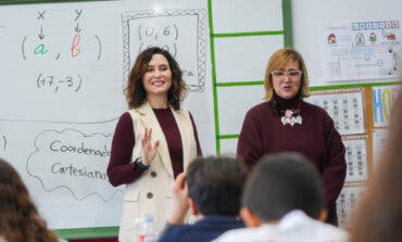 Ayuso garantizará plaza en los institutos adscritos a los colegios que impartan 1º y 2º de ESO