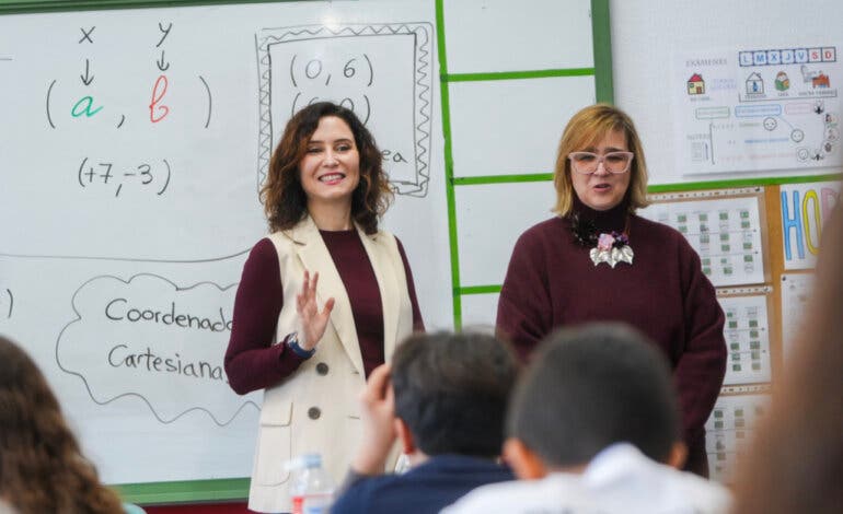 Ayuso garantizará plaza en los institutos adscritos a los colegios que impartan 1º y 2º de ESO